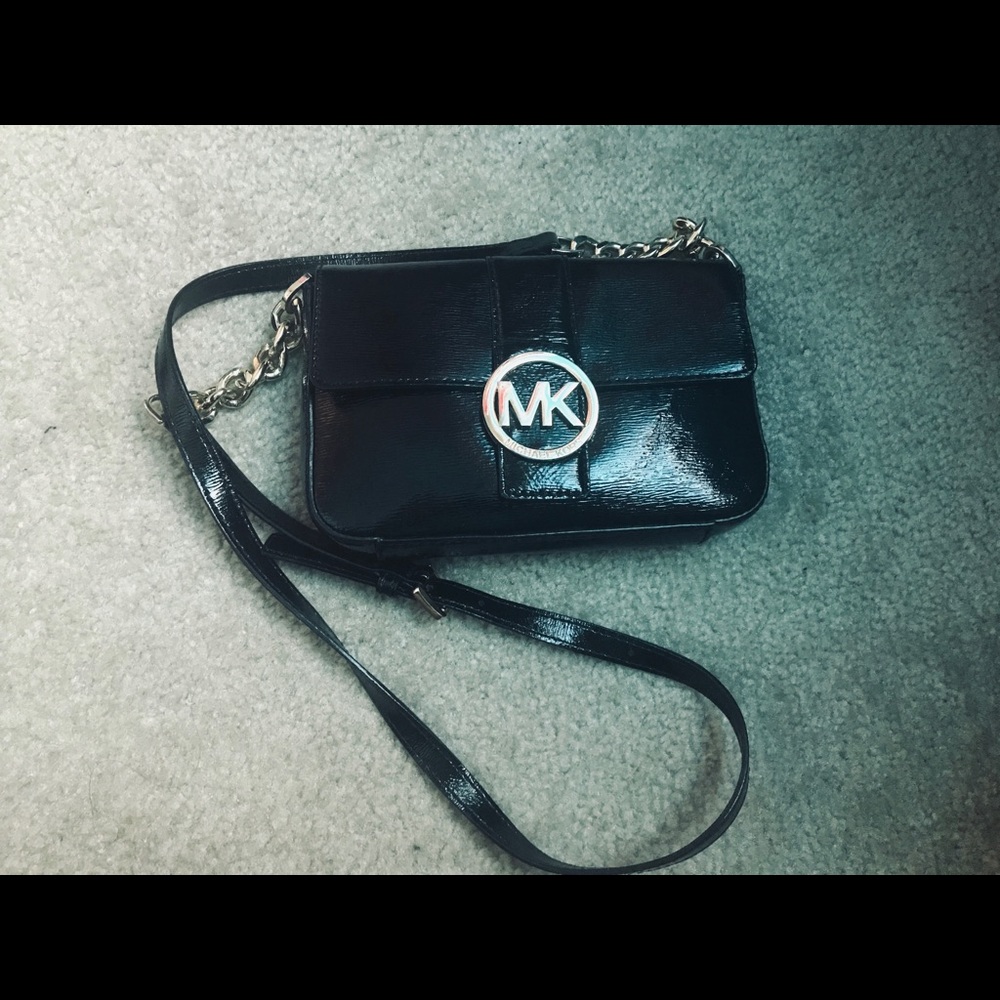 Crossbody Michael Kors purse